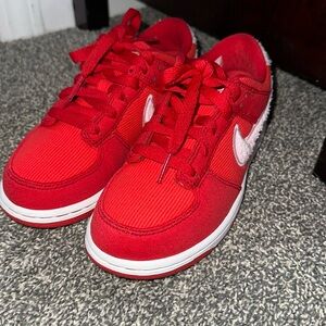Girls Nike valentines sneakers. Red and pink, kept in great condition. Size 1.5Y